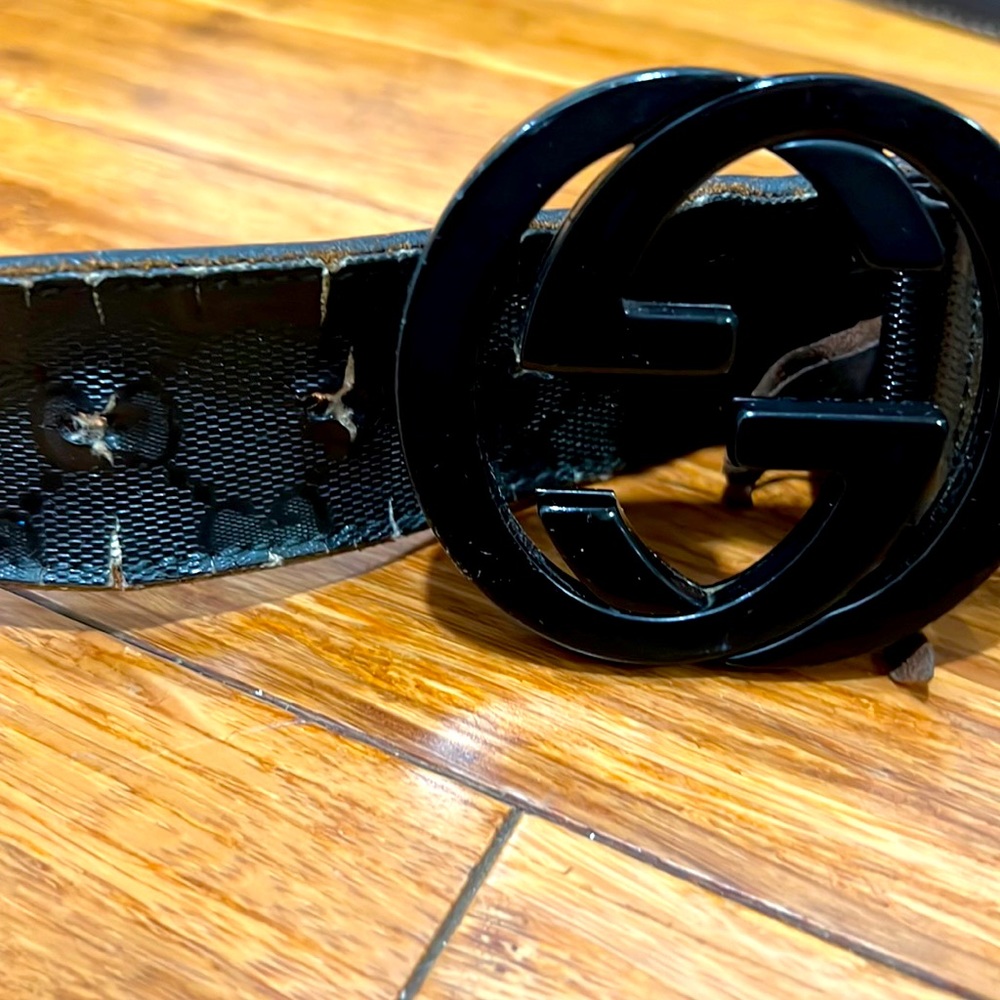 Used mens Gucci belt